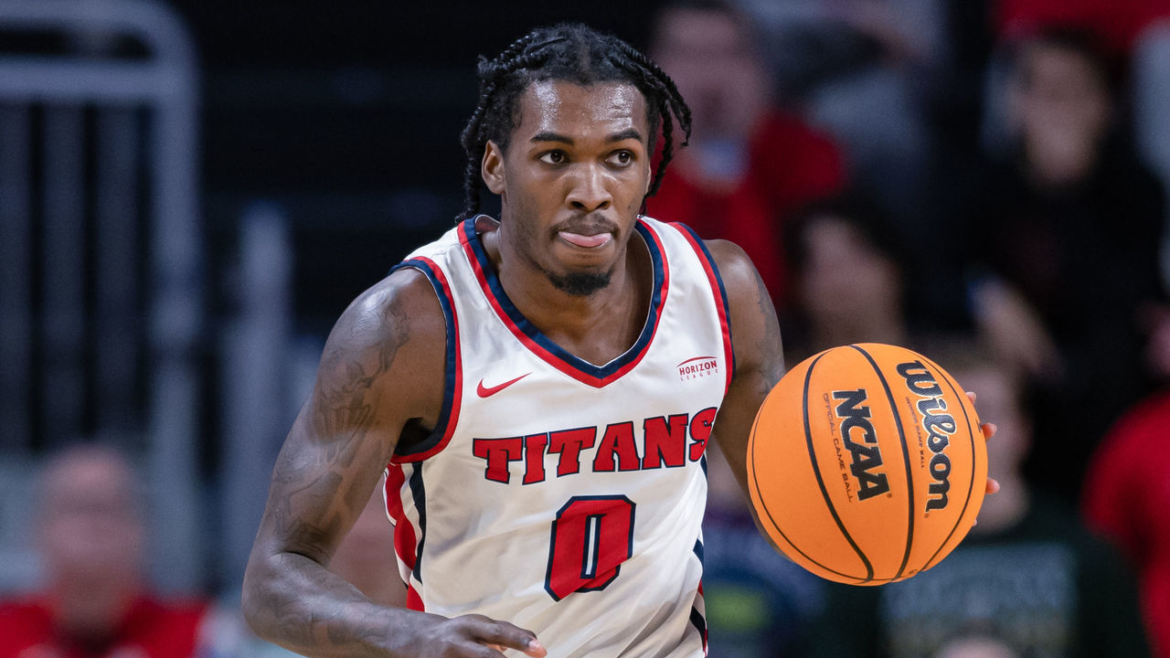 CINCINNATI, OH - DECEMBER 21: Antoine Davis #0 of the Detroit Mercy Titans brings the ball up court during the game against the Cincinnati Bearcats at Fifth Third Arena on December 21, 2022 in Cincinnati, Ohio.