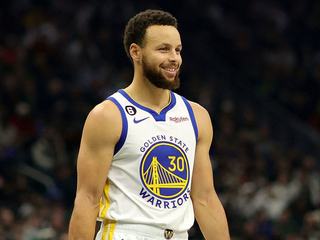 MILWAUKEE, WISCONSIN - DECEMBER 13: Stephen Curry #30 of the Golden State Warriors walks backcourt during a game against the Milwaukee Bucks at Fiserv Forum on December 13, 2022 in Milwaukee, Wisconsin. The Bucks defeated the Warriors 128-111.