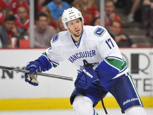 Ducks officially acquire Kesler for Bonino, Sbisa, 24th-overall pick