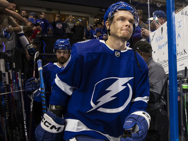 Jets Acquire Namestnikov From Sharks | TheScore.com