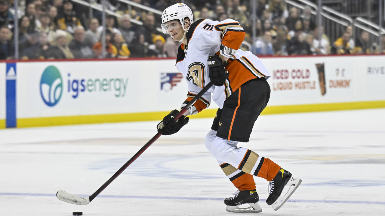 PITTSBURGH, PA - JANUARY 16: Anaheim Ducks Defenseman John Klingberg (3) handles the puck during the second period in the NHL game between the Pittsburgh Penguins and the Anaheim Ducks on January 16, 2023, at PPG Paints Arena in Pittsburgh, PA.