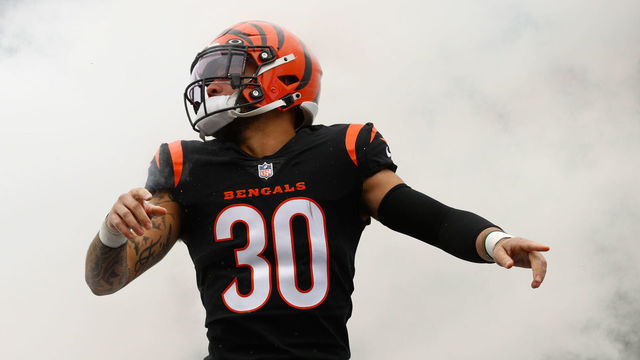 CINCINNATI, OH - DECEMBER 11: Cincinnati Bengals safety Jessie Bates III (30) runs onto the field before the game against the Cleveland Browns and the Cincinnati Bengals on December 11, 2022, at Paycor Stadium in Cincinnati, OH.