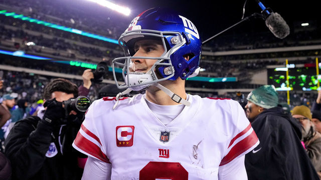 PHILADELPHIA, PENNSYLVANIA - JANUARY 21: Daniel Jones #8 of the New York Giants walks off the field after losing to the Philadelphia Eagles 38-7 in the NFC Divisional Playoff game at Lincoln Financial Field on January 21, 2023 in Philadelphia, Pennsylvania.