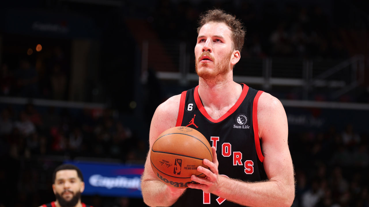 Report: Raptors bring back Jakob Poeltl on $80M agreement