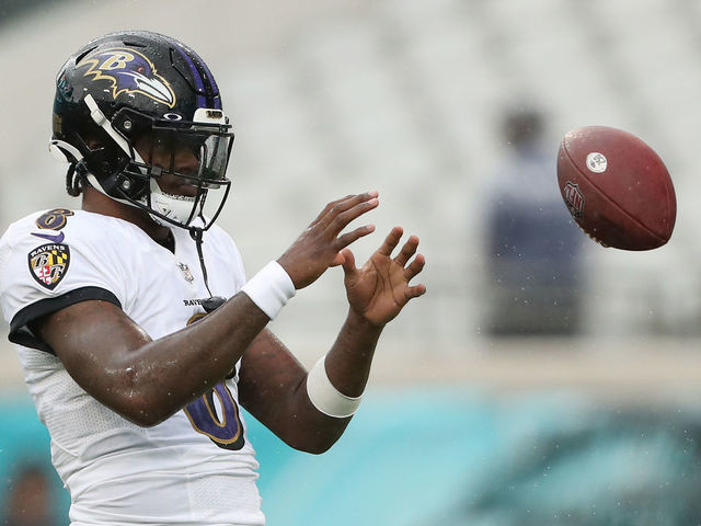 November 27, 2022: Baltimore Ravens quarterback Lamar Jackson (8