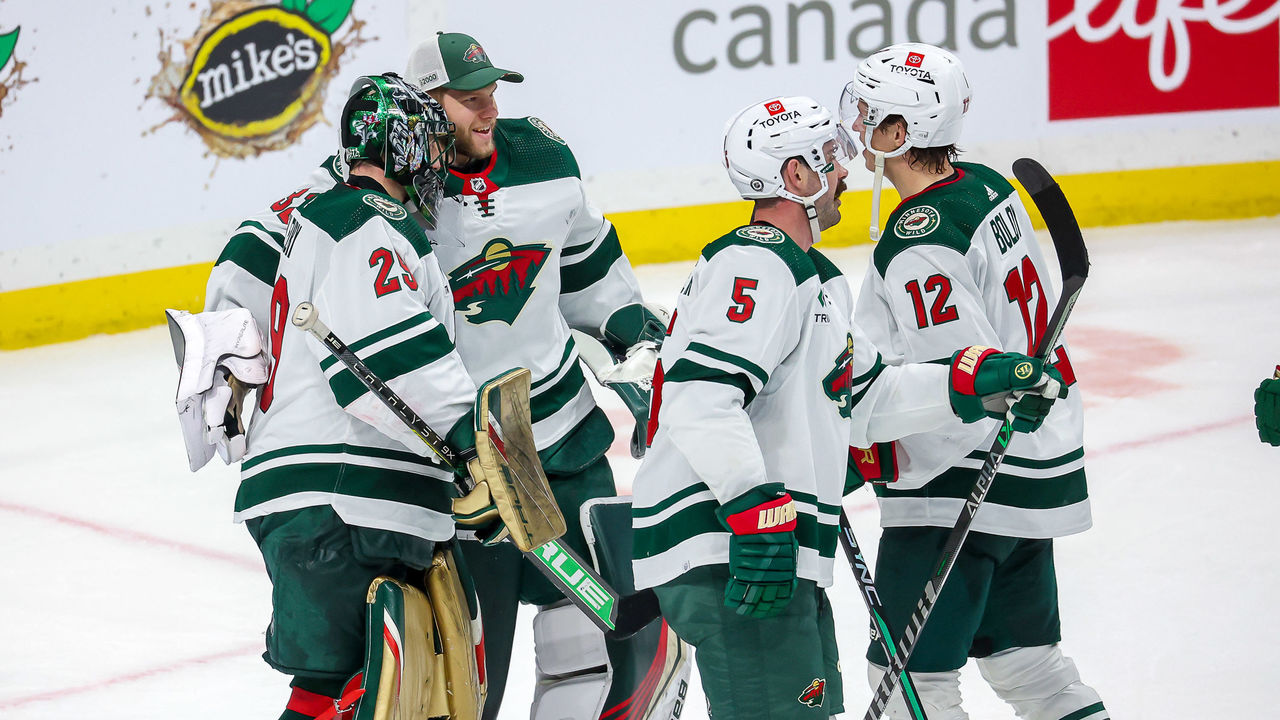 Wild beat Jets 4-2, move into tie with Stars atop Central