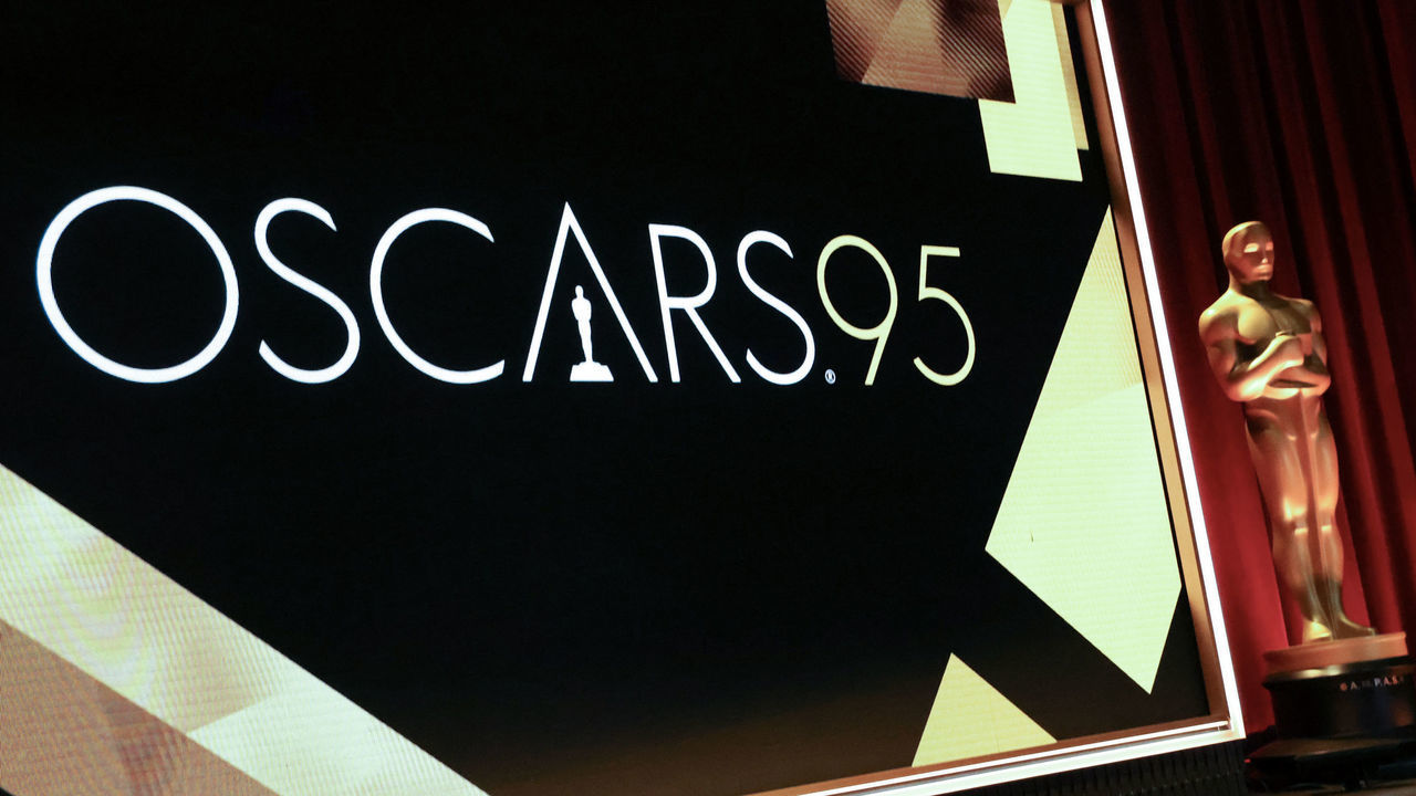 BEVERLY HILLS, CALIFORNIA - JANUARY 24: A view of the screen and Oscar statue during the 95th Academy Award Nominations at Samuel Goldwyn Theater on January 24, 2023 in Beverly Hills, California.