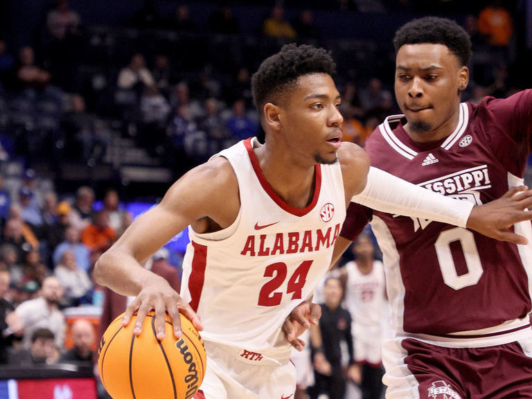 No. 4 Alabama cruises past Mississippi State in SEC quarters