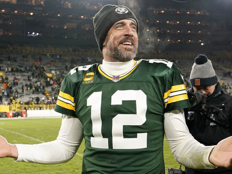Rodgers unsure about retiring as a Packer