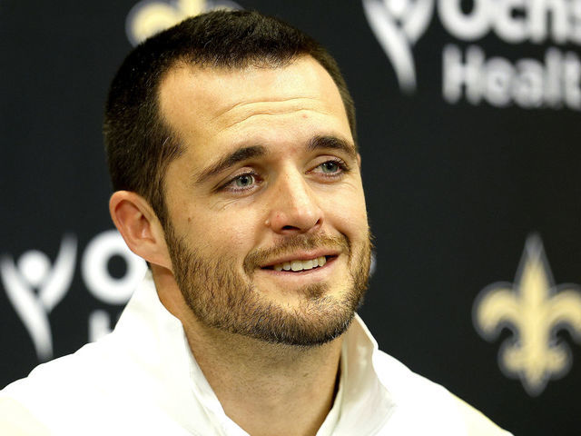 Saints sign quarterback Derek Carr to four-year contract