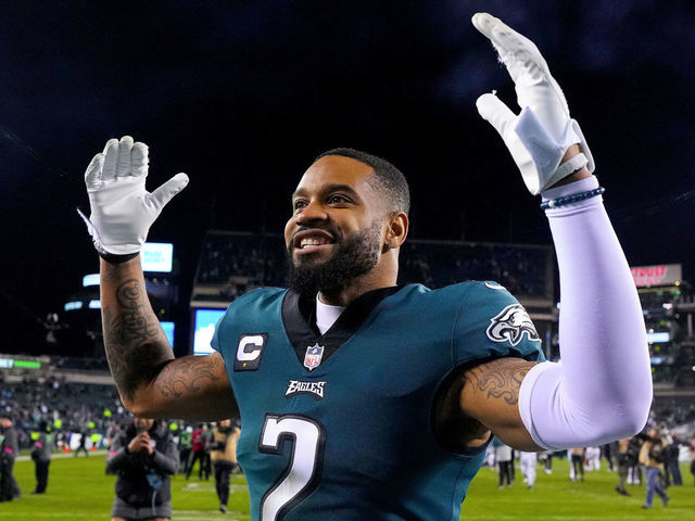 Darius Slay Celebrates with the Fans Philadelphia Eagles