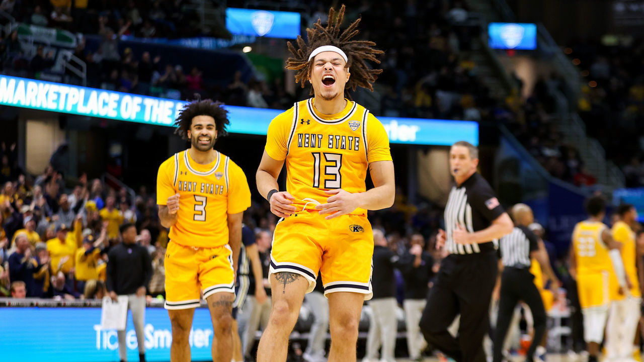 CLEVELAND, OH - MARCH 10: Kent State Golden Flashes guard Jalen Sullinger (13) celebrates during the second half of the MAC Mens Basketball Tournament Semifinal game between the Akron Zips and Kent State Golden Flashes on March 10, 2023, at Rocket Mortgage FieldHouse in Cleveland, OH.