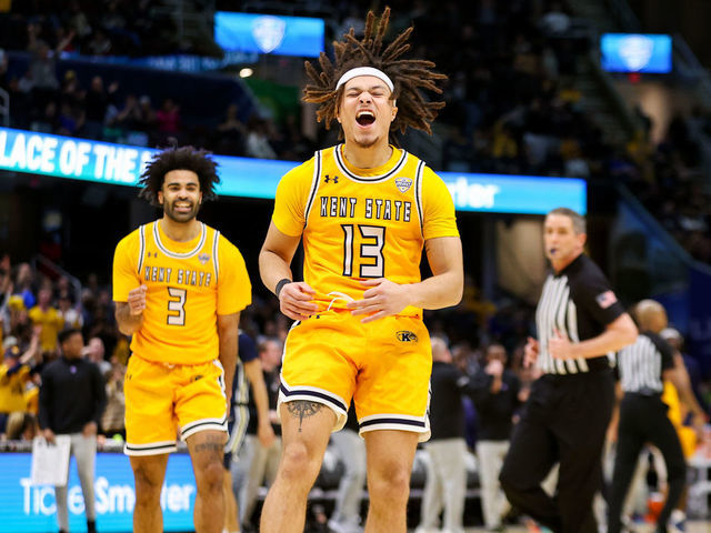 CLEVELAND, OH - MARCH 10: Kent State Golden Flashes guard Jalen Sullinger (13) celebrates during the second half of the MAC Mens Basketball Tournament Semifinal game between the Akron Zips and Kent State Golden Flashes on March 10, 2023, at Rocket Mortgage FieldHouse in Cleveland, OH.