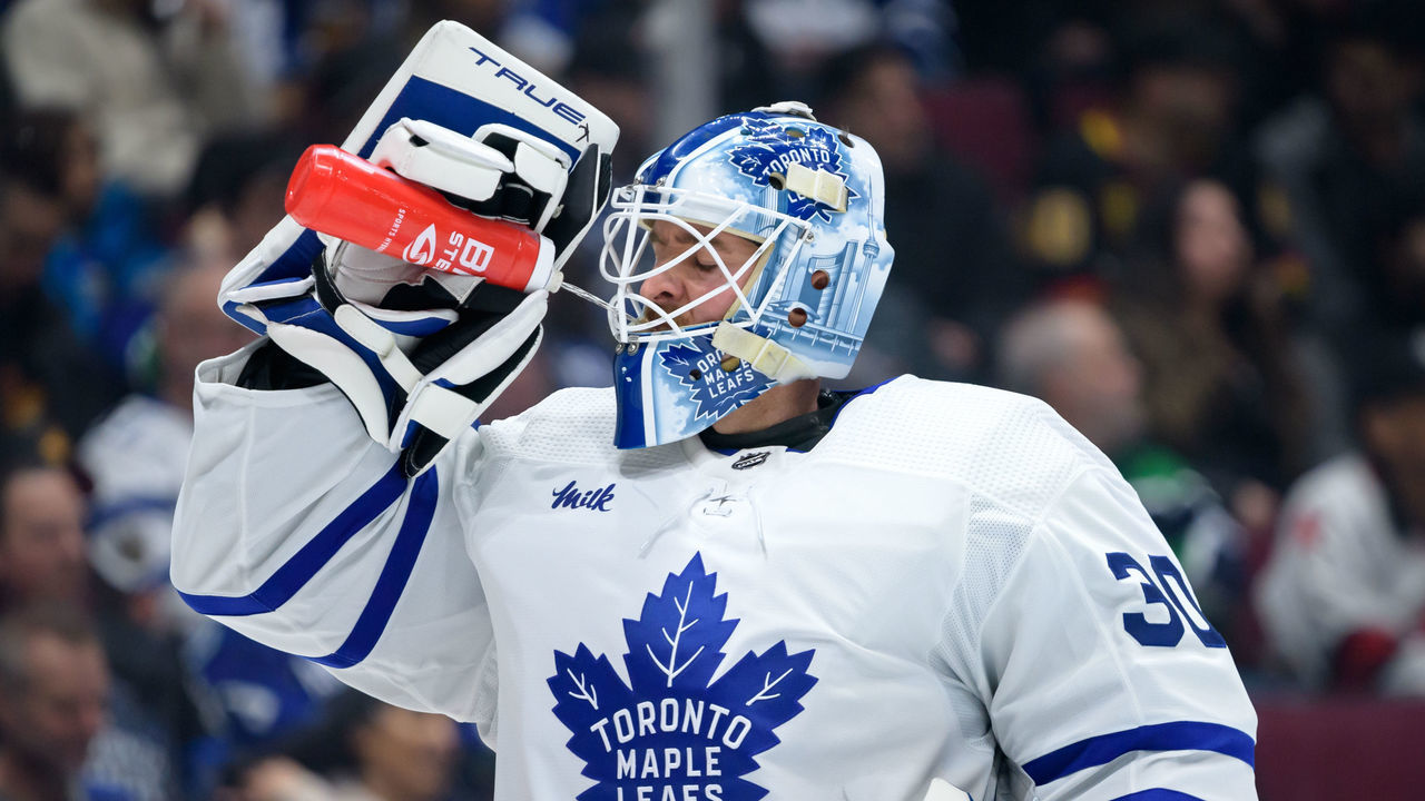 VANCOUVER, CANADA - MARCH 4: Matt Murray #30 of the Toronto Maple Leafs takes a drink during the first period of their NHL game against the Vancouver Canucks at Rogers Arena on March 4, 2023 in Vancouver, British Columbia, Canada.