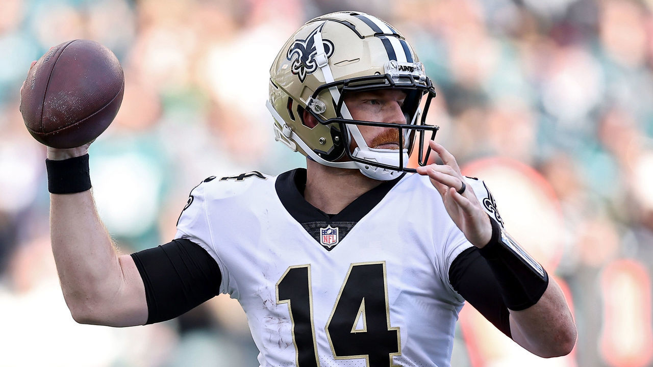 PHILADELPHIA, PENNSYLVANIA - JANUARY 01: Andy Dalton #14 of the New Orleans Saints passes during the second quarter against the Philadelphia Eagles at Lincoln Financial Field on January 01, 2023 in Philadelphia, Pennsylvania.