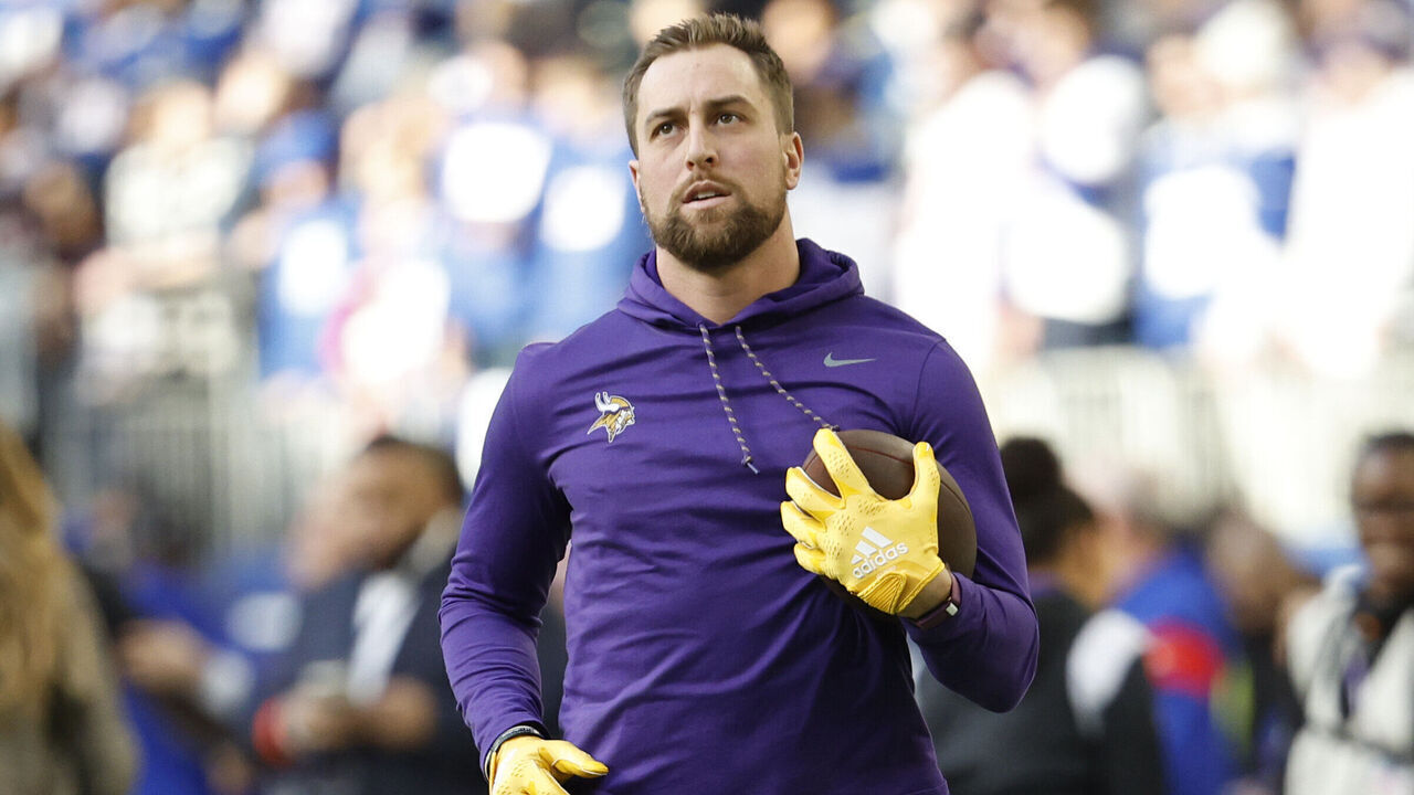 MINNEAPOLIS, MINNESOTA - JANUARY 15: Adam Thielen #19 of the Minnesota Vikings warms up prior to the NFC Wild Card playoff game against the New York Giants at U.S. Bank Stadium on January 15, 2023 in Minneapolis, Minnesota.