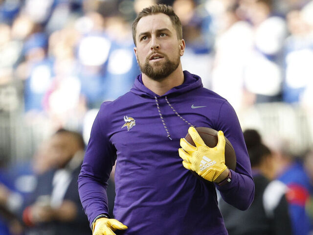 MINNEAPOLIS, MINNESOTA - JANUARY 15: Adam Thielen #19 of the Minnesota Vikings warms up prior to the NFC Wild Card playoff game against the New York Giants at U.S. Bank Stadium on January 15, 2023 in Minneapolis, Minnesota.