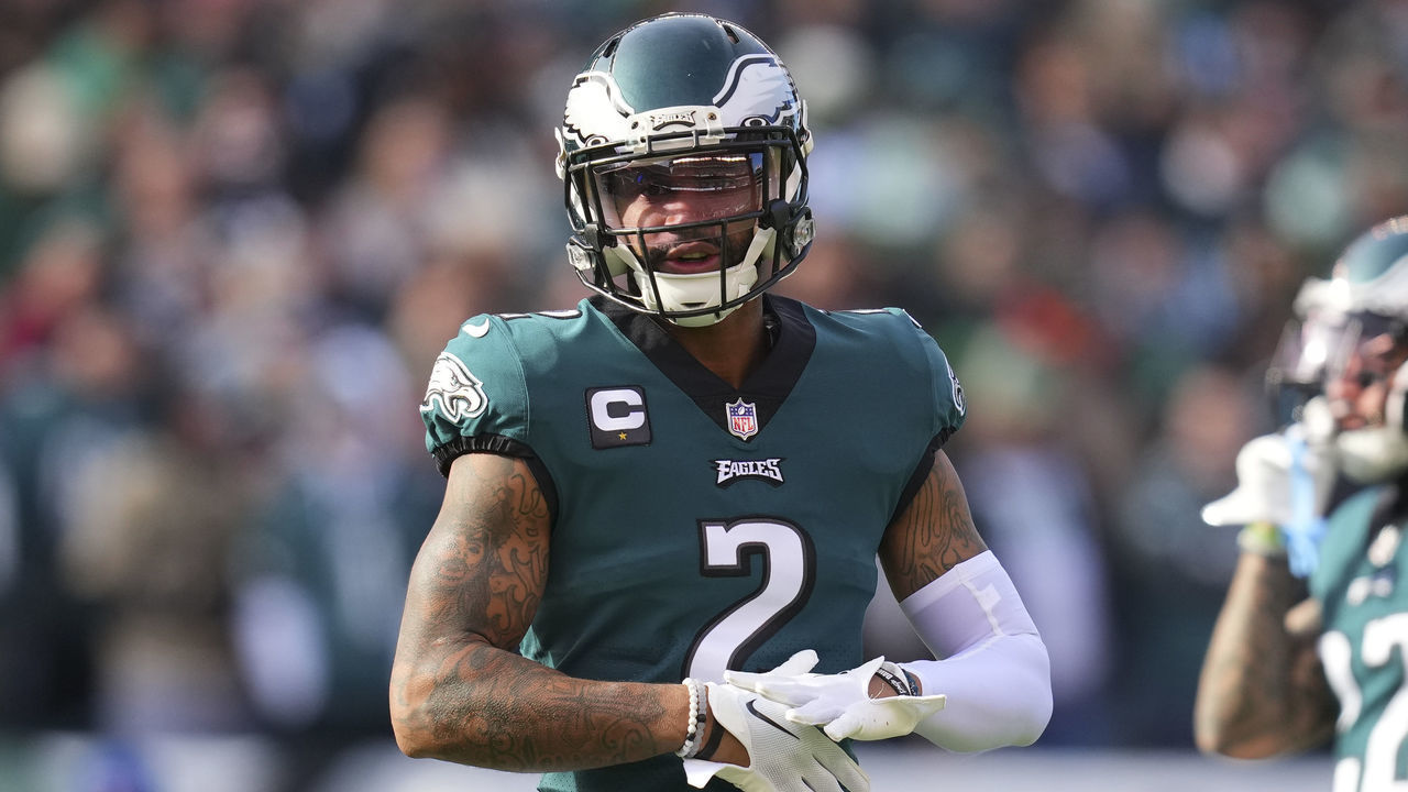 PHILADELPHIA, PA - DECEMBER 04: Darius Slay #2 of the Philadelphia Eagles looks on against the Tennessee Titans at Lincoln Financial Field on December 4, 2022 in Philadelphia, Pennsylvania.