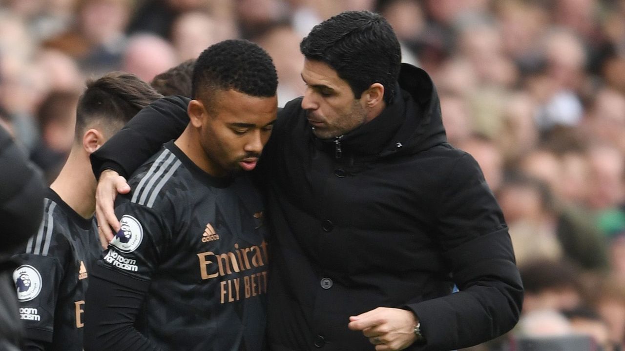 LONDON, ENGLAND - MARCH 12: Arsenal manager Mikel Arteta with substitute Gabriel Jesus during the Premier League match between Fulham FC and Arsenal FC at Craven Cottage on March 12, 2023 in London, England.