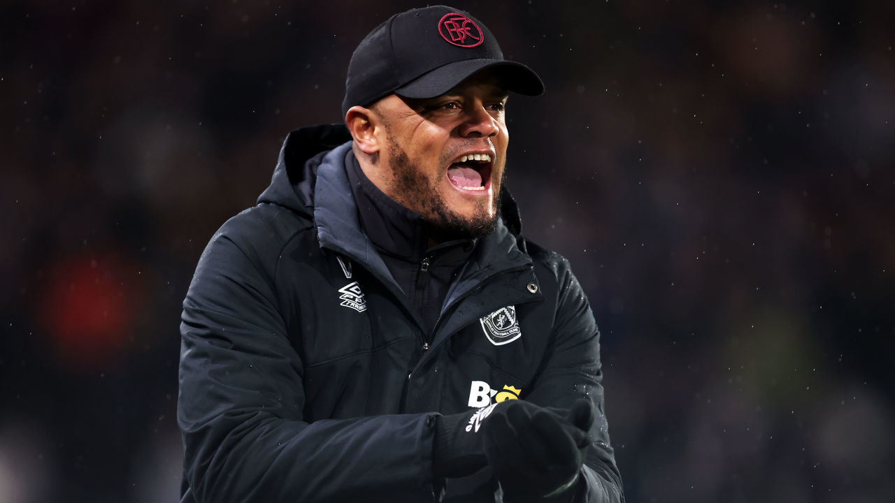 HULL, ENGLAND - MARCH 15: Vincent Kompany, Manager of Burnley, reacts during the Sky Bet Championship between Hull City and Burnley at MKM Stadium on March 15, 2023 in Hull, England.