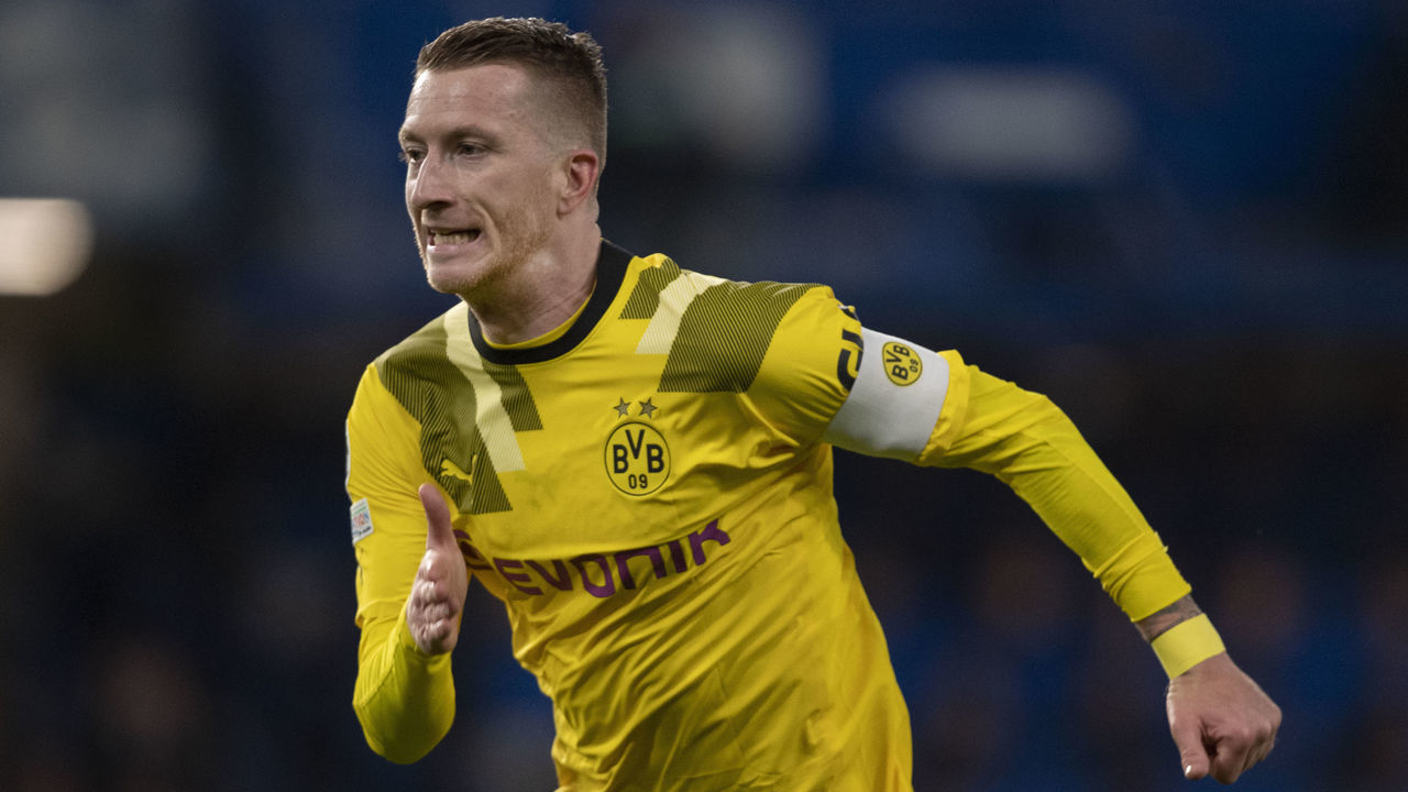 LONDON, ENGLAND - MARCH 07: Marco Reus of Borussia Dortmund in action during the UEFA Champions League round of 16 leg two match between Chelsea FC and Borussia Dortmund at Stamford Bridge on March 7, 2023 in London, United Kingdom.