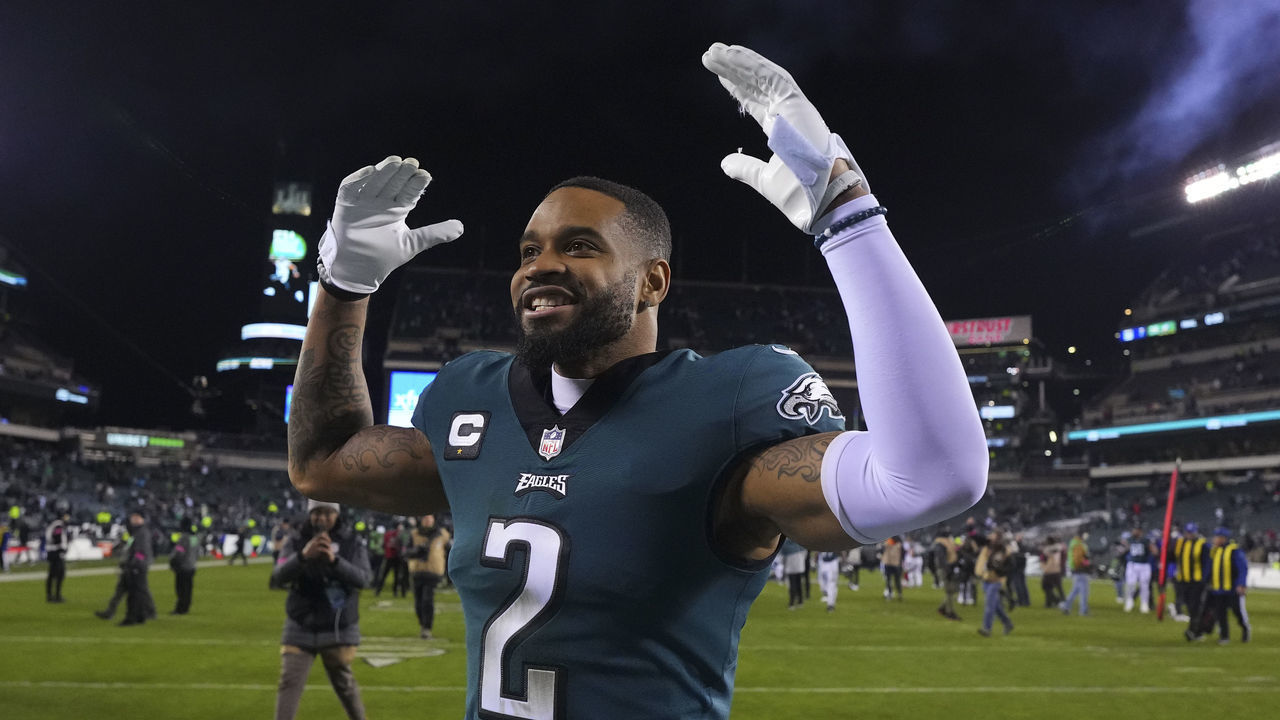 PHILADELPHIA, PA - JANUARY 21: Darius Slay #2 of the Philadelphia Eagles reacts against the New York Giants during the NFC Divisional Playoff game at Lincoln Financial Field on January 21, 2023 in Philadelphia, Pennsylvania.
