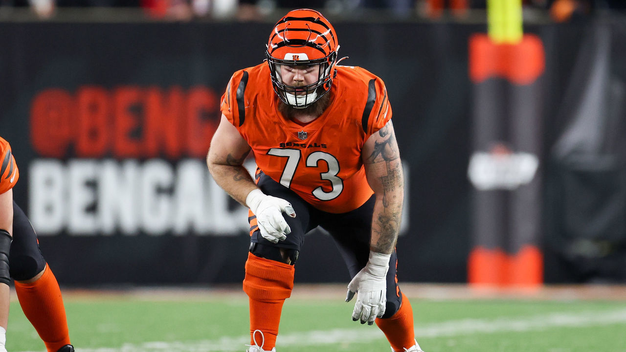 CINCINNATI, OH - DECEMBER 04: Cincinnati Bengals offensive tackle Jonah Williams (73) lines up for a play during the game against the Kansas City Chiefs and the Cincinnati Bengals on December 4, 2022, at the Paycor Stadium in Cincinnati, OH.