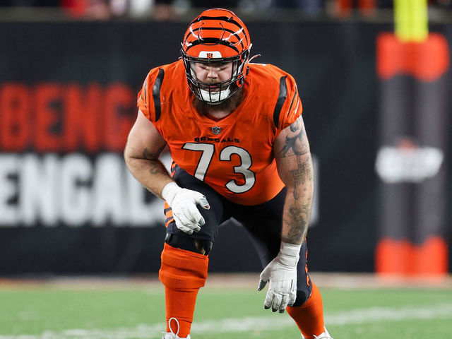 CINCINNATI, OH - DECEMBER 04: Cincinnati Bengals offensive tackle Jonah Williams (73) lines up for a play during the game against the Kansas City Chiefs and the Cincinnati Bengals on December 4, 2022, at the Paycor Stadium in Cincinnati, OH.