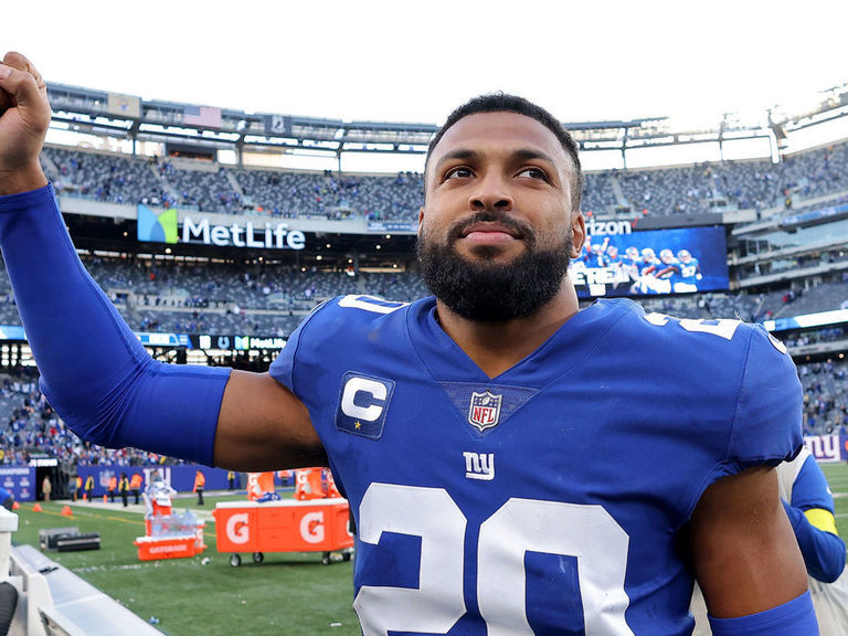 Giants find role(s) for Julian Love in secondary