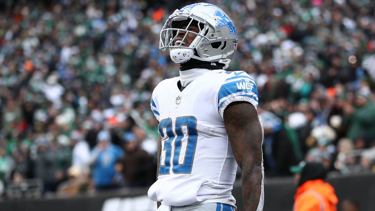 EAST RUTHERFORD, NEW JERSEY - DECEMBER 18: Jamaal Williams #30 of the Detroit Lions celebrates a run that was called back by a penalty during the first half against the New York Jets at MetLife Stadium on December 18, 2022 in East Rutherford, New Jersey.