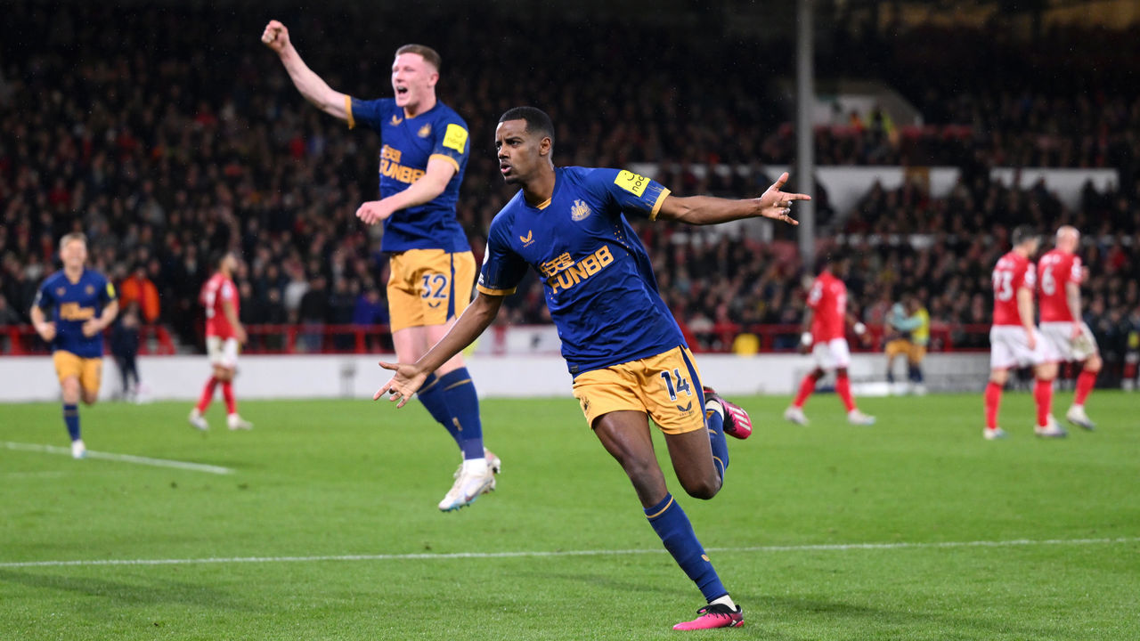 NOTTINGHAM, ENGLAND - MARCH 17: Alexander Isak of Newcastle United scores the team's second goal from a penalty kick during the Premier League match between Nottingham Forest and Newcastle United at City Ground on March 17, 2023 in Nottingham, England.