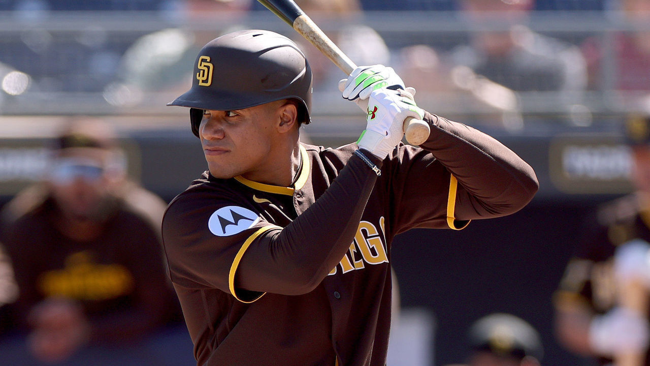 PEORIA, ARIZONA - FEBRUARY 24: Juan Soto #22 of the San Diego Padres at bat in a spring training game against the Seattle Marinersat Peoria Stadium on February 24, 2023 in Peoria, Arizona.