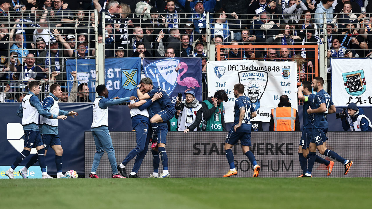 BOCHUM, GERMANY - MARCH 18: Erhan Masovic of VfL Bochum 1848 celebrates after scoring the team's first goal with teammates during the Bundesliga match between VfL Bochum 1848 and RB Leipzig at Vonovia Ruhrstadion on March 18, 2023 in Bochum, Germany.