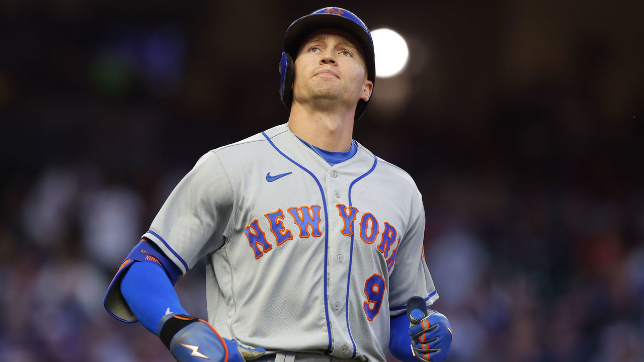 ATLANTA, GA - SEPTEMBER 30: Brandon Nimmo #9 of the New York Mets reacts as a ball goes foul during the first inning against the Atlanta Braves at Truist Park on September 30, 2022 in Atlanta, Georgia.