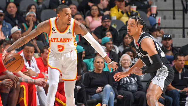 SAN ANTONIO, TX - MARCH19: Dejounte Murray #5 of the Atlanta Hawks handles the ball during the game on March 19, 2023 at the AT&T Center in San Antonio, Texas. Mandatory Copyright Notice: Copyright 2023 NBAE (Photos by Michael Gonzales/NBAE via Getty Images)