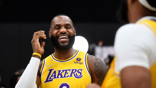 El Segundo, CA. September 28, 2021: Lakers Lebron James, left, and Anthony Davis share a laugh during media day at the UCLA Health Training Center in El Segundo Tuesday. (Wally Skalij/Los Angeles Times via Getty Images)