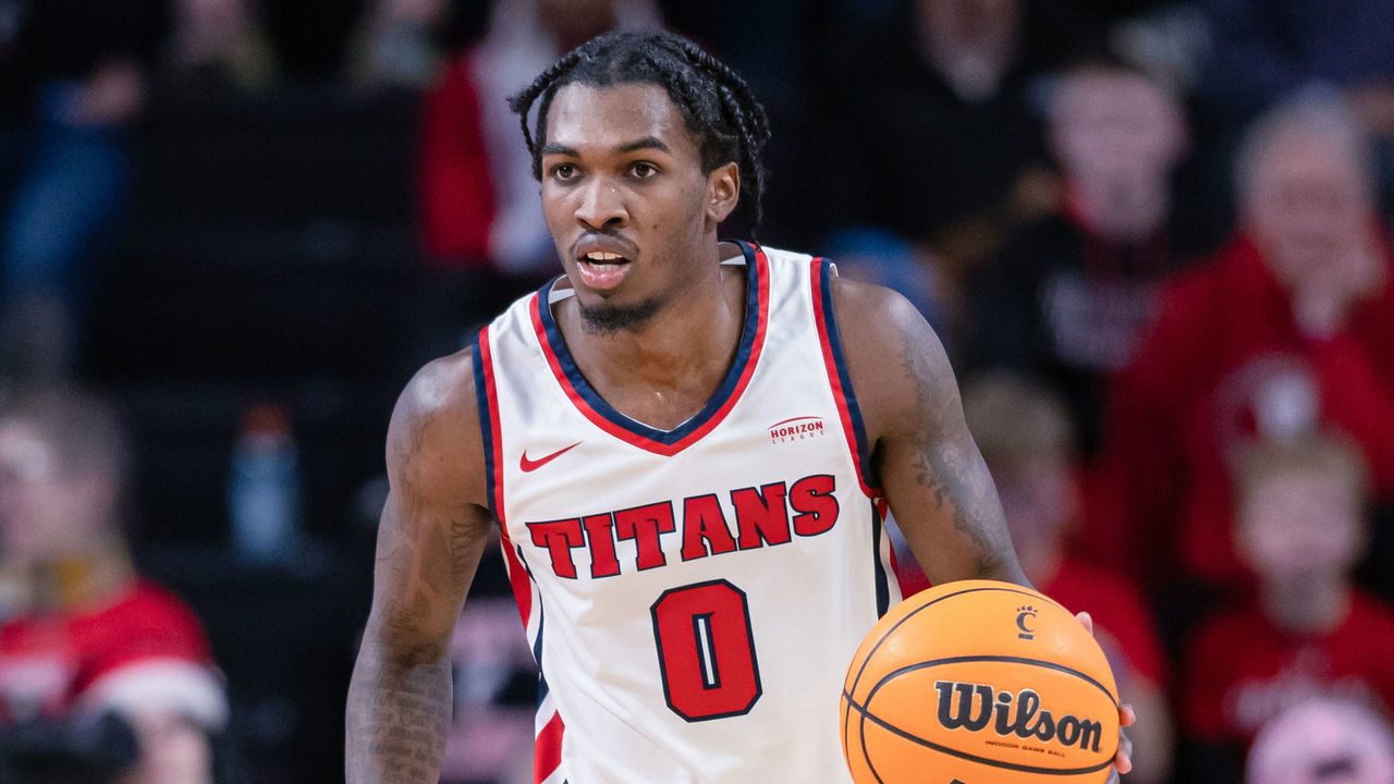 CINCINNATI, OH - DECEMBER 21: Antoine Davis #0 of the Detroit Mercy Titans brings the ball up court during the game against the Cincinnati Bearcats at Fifth Third Arena on December 21, 2022 in Cincinnati, Ohio.