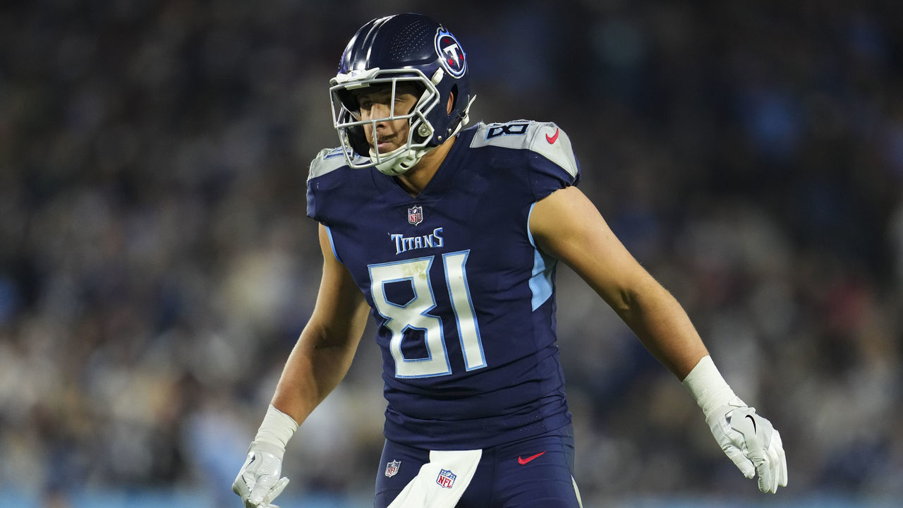 NASHVILLE, TN - DECEMBER 29: Austin Hooper #81 of the Tennessee Titans gets set against the Dallas Cowboys at Nissan Stadium on December 29, 2022 in Nashville, Tennessee.