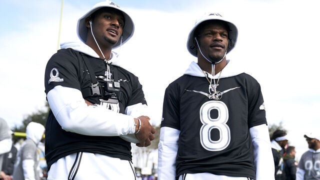 KISSIMMEE, FLORIDA - JANUARY 22: Deshaun Watson #4 of the Houston Texans visits with Lamar Jackson #8 of the Baltimore Ravens during the AFC team practice in preparation for the 2020 Pro Bowl, Wednesday, Jan. 22, 2020, in Kissimmee, Florida.