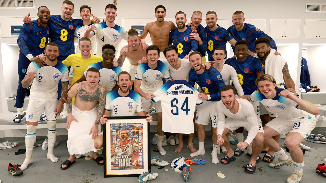 NAPLES, ITALY - MARCH 23: Harry Kane of England celebrates becoming England's all time record goal scorer with teammates in the England dressing room following the UEFA EURO 2024 qualifying round group C match between Italy and England at Stadio Diego Armando Maradona on March 23, 2023 in Naples, Italy.