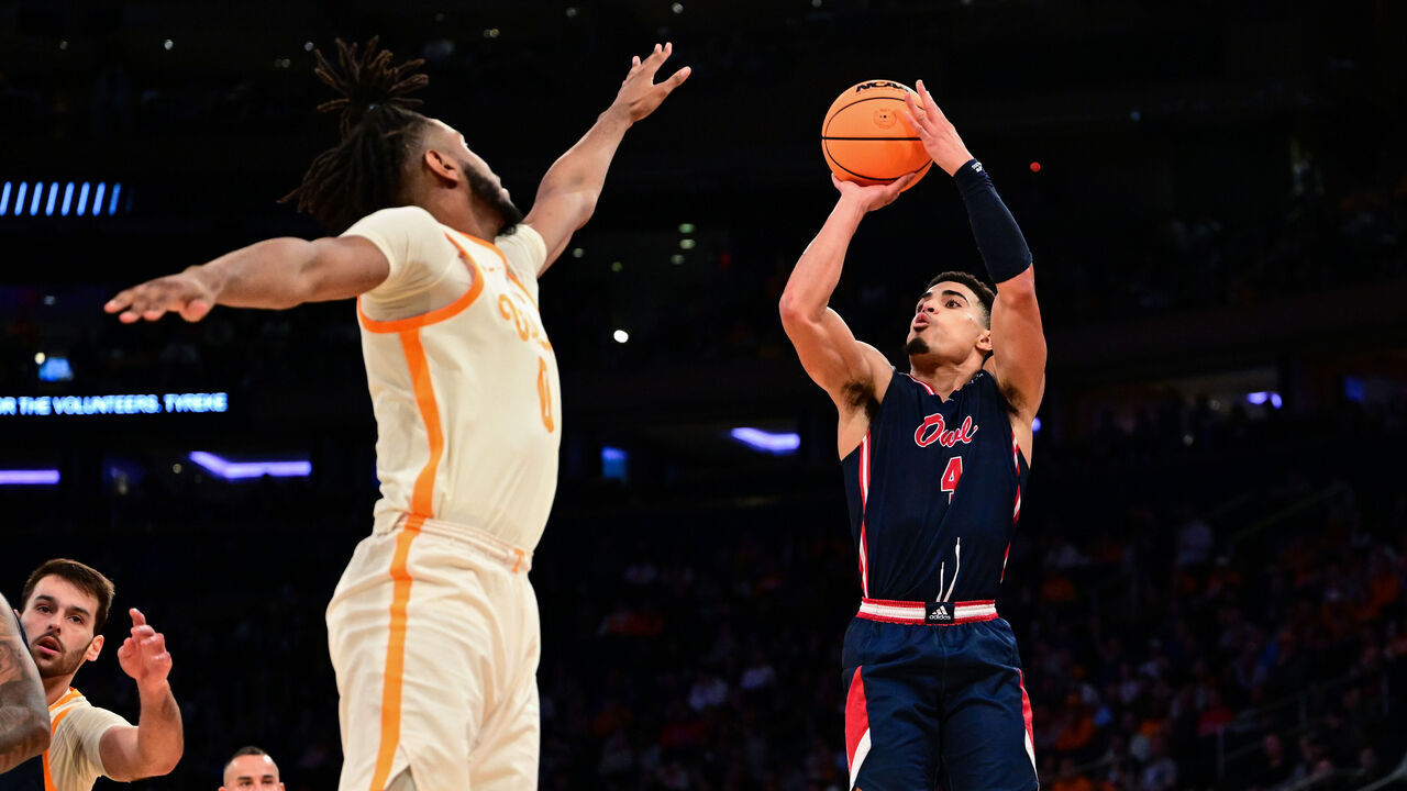 NEW YORK, NEW YORK - MARCH 23: Bryan Greenlee #4 of the Florida Atlantic Owls attempts a three pointer during the second half of the game against the Tennessee Volunteers during the Sweet Sixteen round of the 2023 NCAA Men's Basketball Tournament held at Madison Square Garden on March 23, 2023 in New York City.