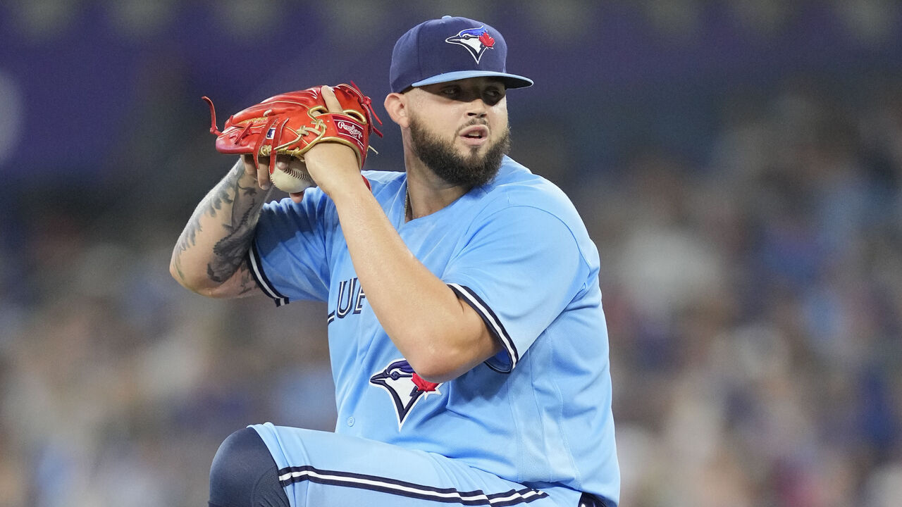 TORONTO, ON - SEPTEMBER 18: Alek Manoah #6 of the Toronto Blue Jays pitches to the Baltimore Orioles in the first inning during their MLB game at the Rogers Centre on September 18, 2022 in Toronto, Ontario, Canada.