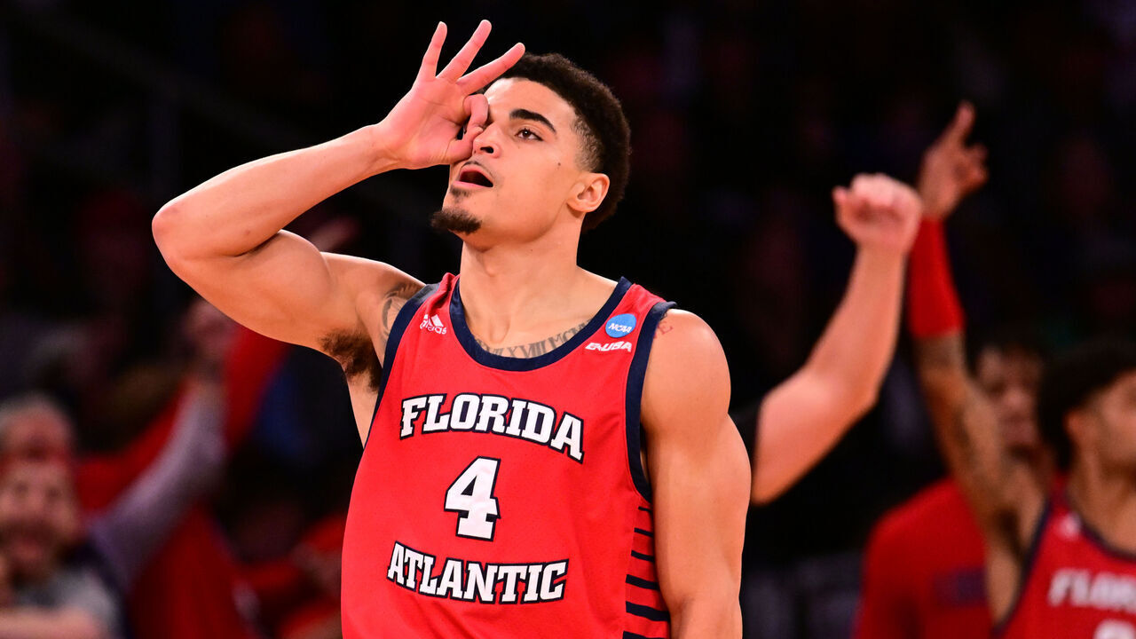 NEW YORK, NEW YORK - MARCH 25: Bryan Greenlee #4 of the Florida Atlantic Owls reacts after a three pointer during the second half of the game against the Kansas State Wildcats during the Elite Eight round of the 2023 NCAA Men's Basketball Tournament held at Madison Square Garden on March 25, 2023 in New York City.