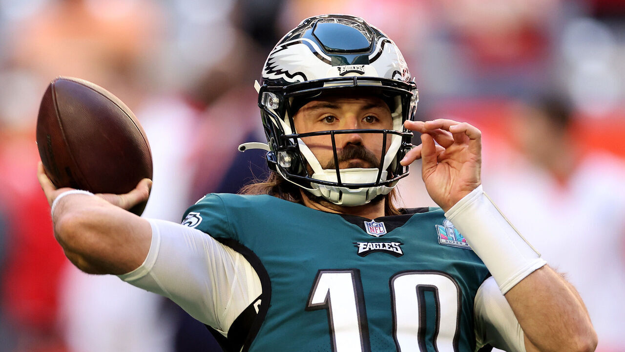 GLENDALE, ARIZONA - FEBRUARY 12: Gardner Minshew #10 of the Philadelphia Eagles warms up prior to playing the Kansas City Chiefs in Super Bowl LVII at State Farm Stadium on February 12, 2023 in Glendale, Arizona.