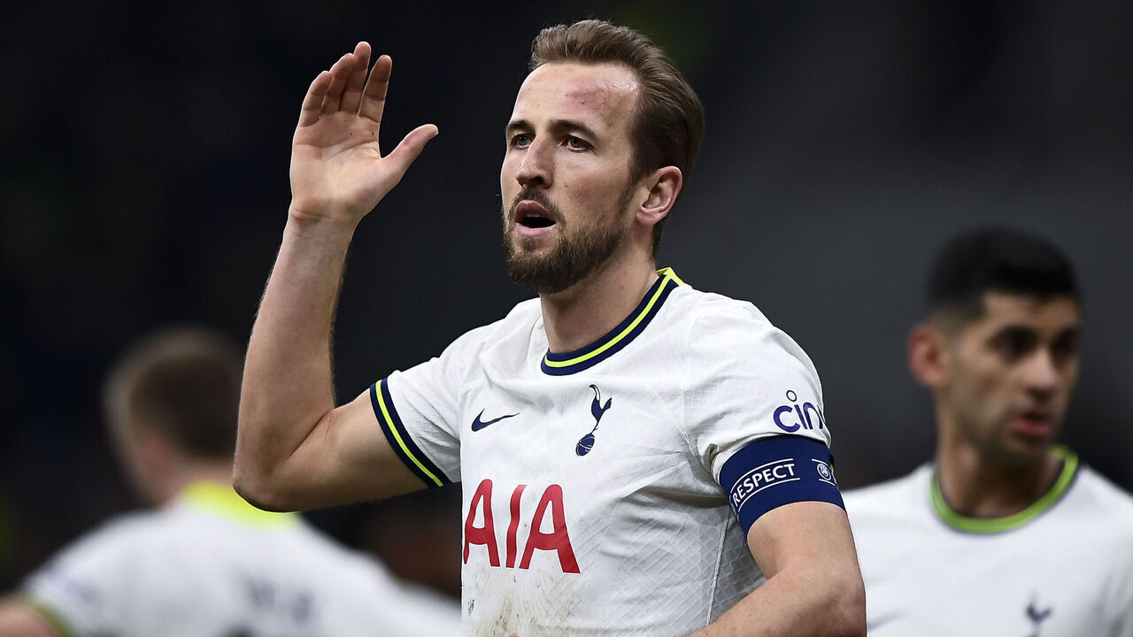 STADIO GIUSEPPE MEAZZA, MILAN, ITALY - 2023/02/14: Harry Kane of Tottenham Hotspur FC reacts during the UEFA Champions League round of 16 football match between AC Milan and Tottenham Hotspur FC. AC Milan won 1-0 over Tottenham Hotspur FC.