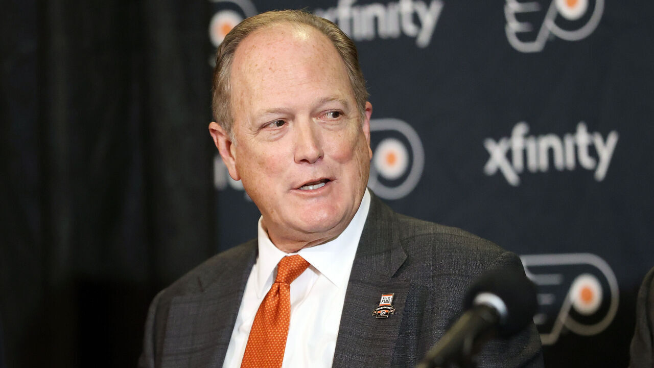 PHILADELPHIA, PA - NOVEMBER 16: Governor of the Philadelphia Flyers Dave Scott speaks during a press conference for 2021 Flyers Hall of Fame Inductees Paul Holmgren and Rick Tocchet prior to a pregame Hall of Fame induction ceremony at an NHL game between the Philadelphia Flyers and the Calgary Flames at the Wells Fargo Center on November 16, 2021 in Philadelphia, Pennsylvania.