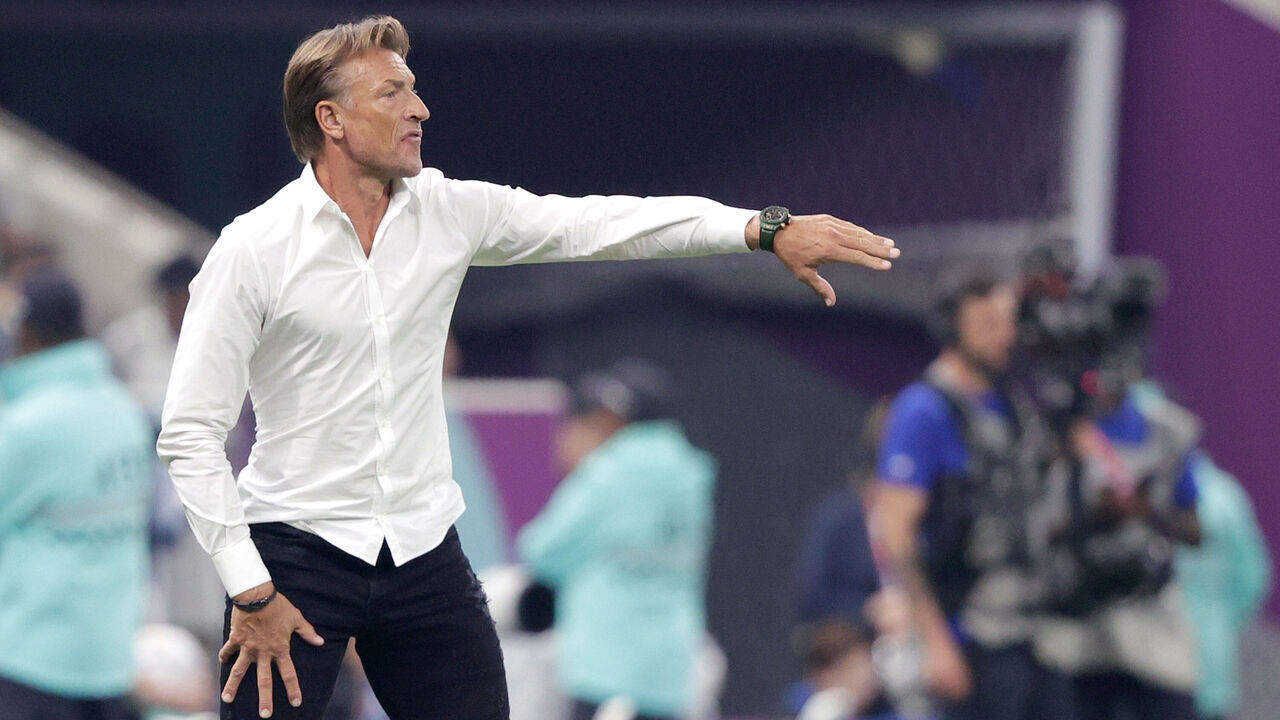 LUSAIL, QATAR - NOVEMBER 30: Coach Herve Renard of Saudi Arabia during the World Cup match between Saudi Arabia v Mexico at the Lusail Stadium on November 30, 2022 in Lusail Qatar
