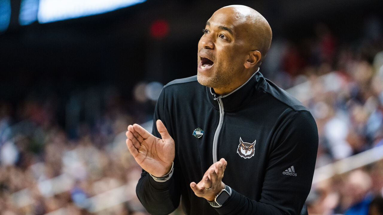GREENSBORO, NORTH CAROLINA - MARCH 17: Head coach Amir Abdur-Rahim of the Kennesaw State Owls looks on against the Xavier Musketeers in the first round of the NCAA Men's Basketball Tournament at The Fieldhouse at Greensboro Coliseum on March 17, 2023 in Greensboro, North Carolina.