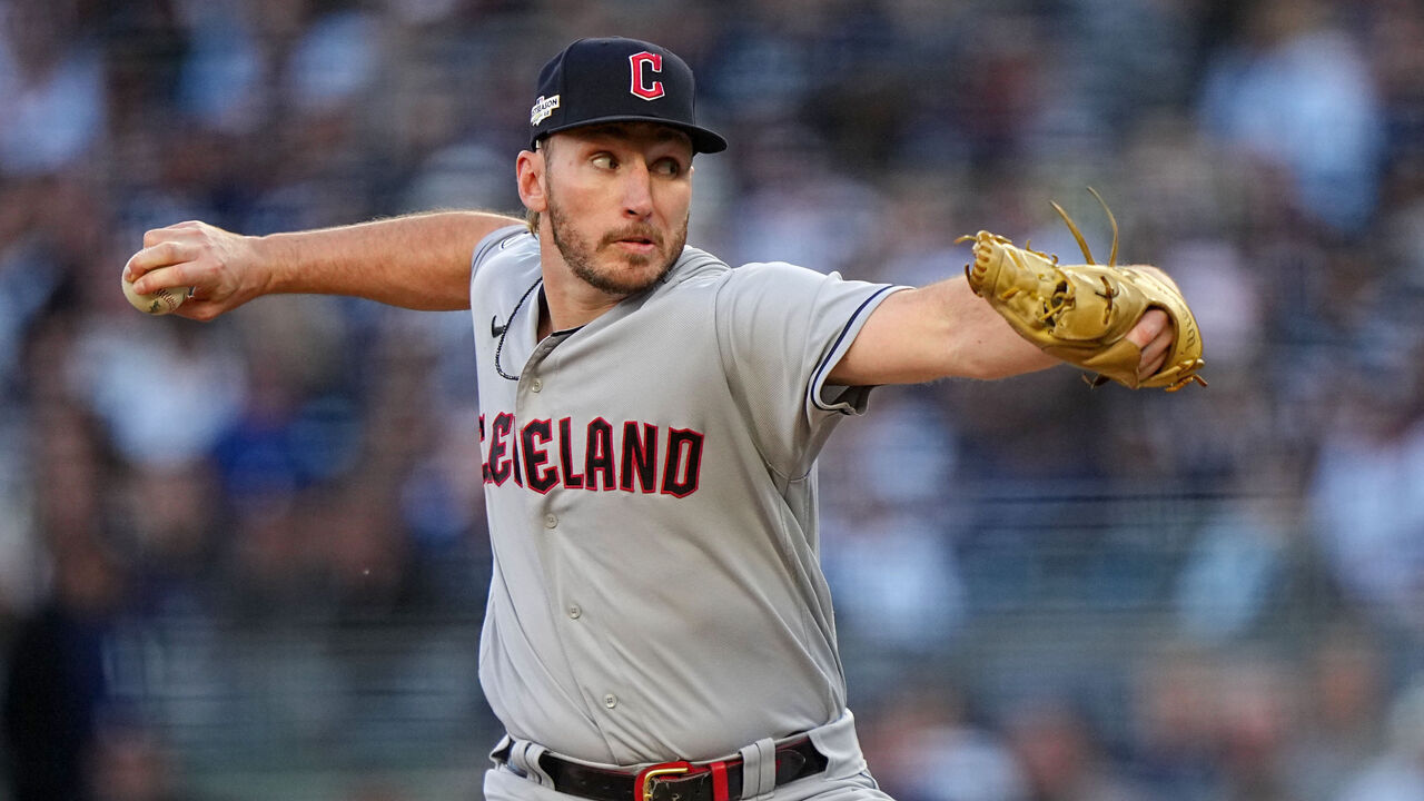 Baseball: ALDS Playoffs: Cleveland Guardians Trevor Stephan (37) in action, pitching vs New York Yankees at Yankee Stadium. Game 5. Bronx, NY 10/18/2022 CREDIT: Erick W. Rasco (Set Number: X164207 TK1)