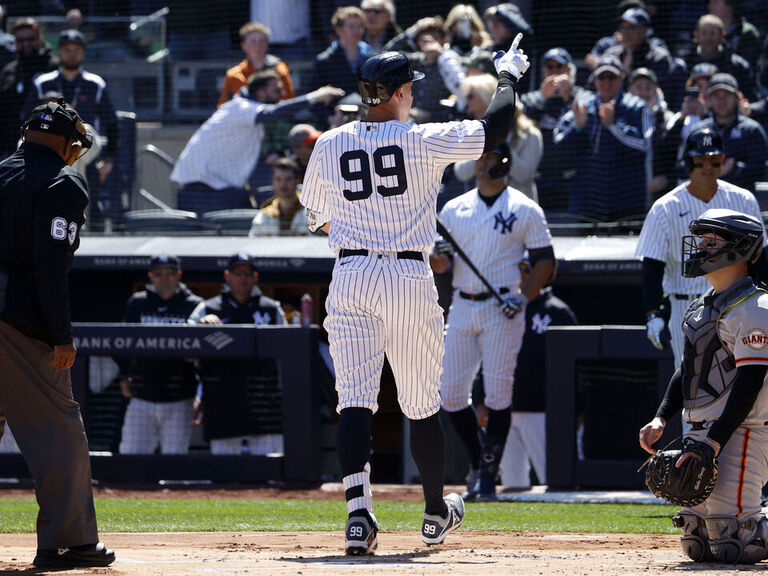 Aaron Judge leads Yanks to win over Giants in opener